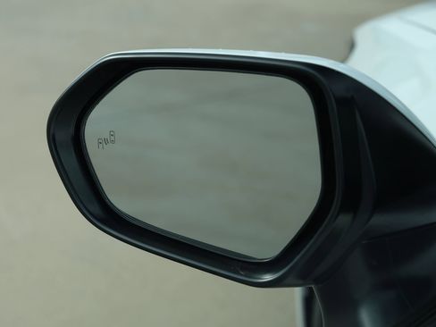 Used 2025 Toyota Camry LE AWD/4WD image 11