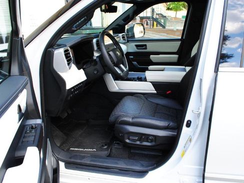 Used 2023 Toyota Sequoia Capstone image 4