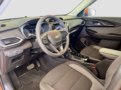 Used 2022 Chevrolet TrailBlazer LT w/ Convenience Package AWD/4WD image 9