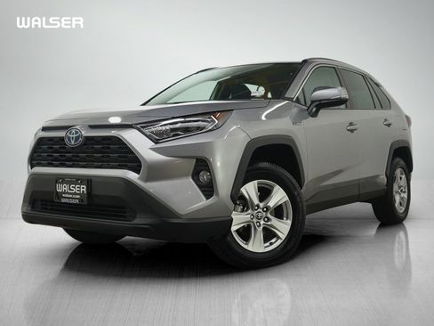 Used 2021 Toyota RAV4 XLE image 1