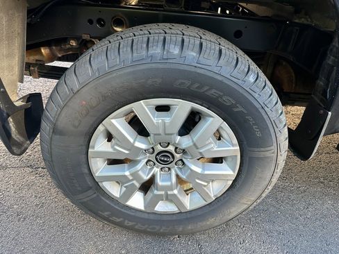 Used 2023 Nissan Frontier SV w/ SV Convenience Package image 31