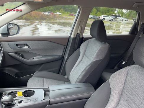 Used 2022 Nissan Rogue SV FWD image 29