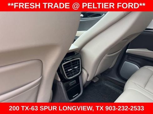 Used 2021 Lincoln Nautilus Reserve w/ Equipment Group 202A image 9