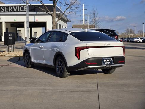 New 2026 Kia K4 LXS image 19