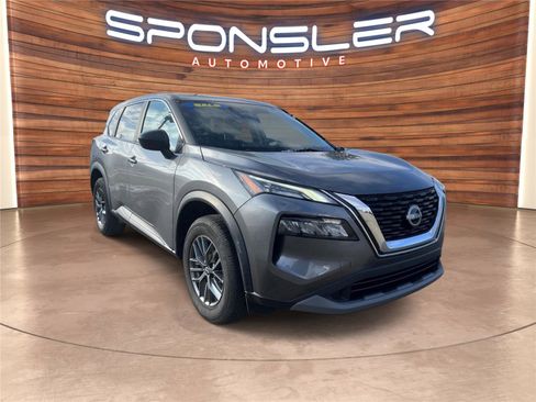 Used 2023 Nissan Rogue S image 8