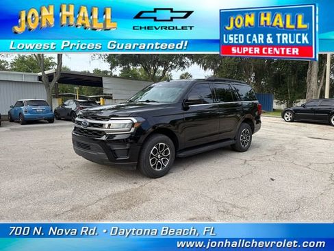Used 2022 Ford Expedition XLT RWD image 2