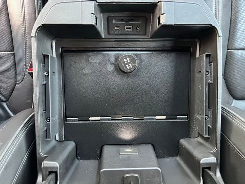 Used 2022 Chevrolet Silverado 2500 High Country image 30