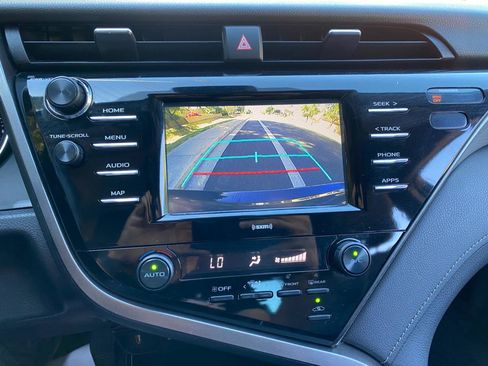 Used 2020 Toyota Camry SE image 63