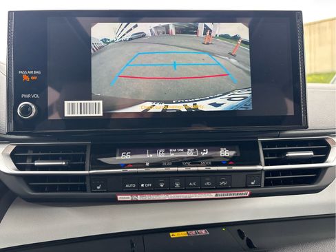 Certified 2026 Toyota Sienna XLE AWD/4WD image 10