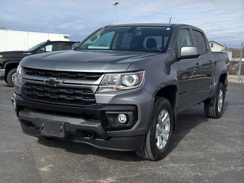 Used 2022 Chevrolet Colorado LT w/ Luxury Package image 2