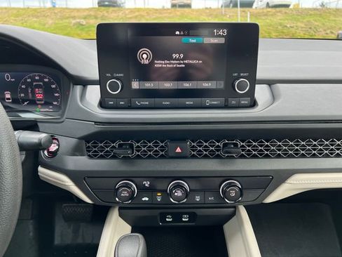 Used 2023 Honda Accord LX image 22