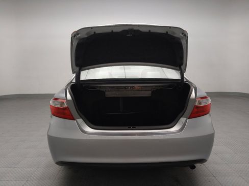 Used 2017 Toyota Camry LE image 29