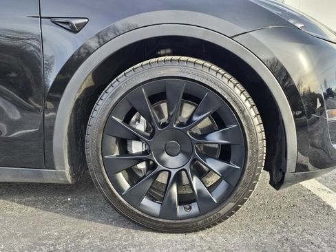 Used 2023 Tesla Model Y Long Range image 5