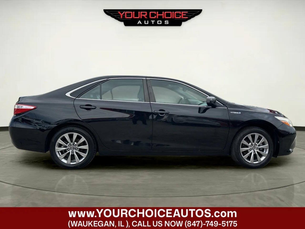 Used 2017 Toyota Camry XLE w/ Moonroof Package FWD image 6