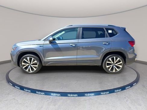 Used 2024 Volkswagen Taos SE image 9