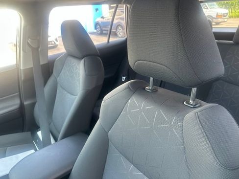 Used 2022 Toyota RAV4 XLE w/ Convenience Package AWD/4WD image 8