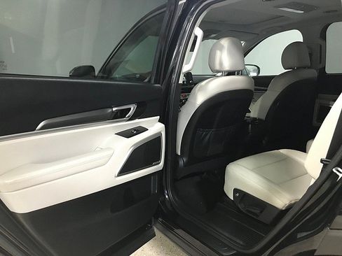 Used 2020 Kia Telluride S AWD/4WD image 17