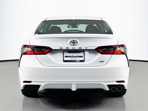 Used 2024 Toyota Camry SE FWD image 4
