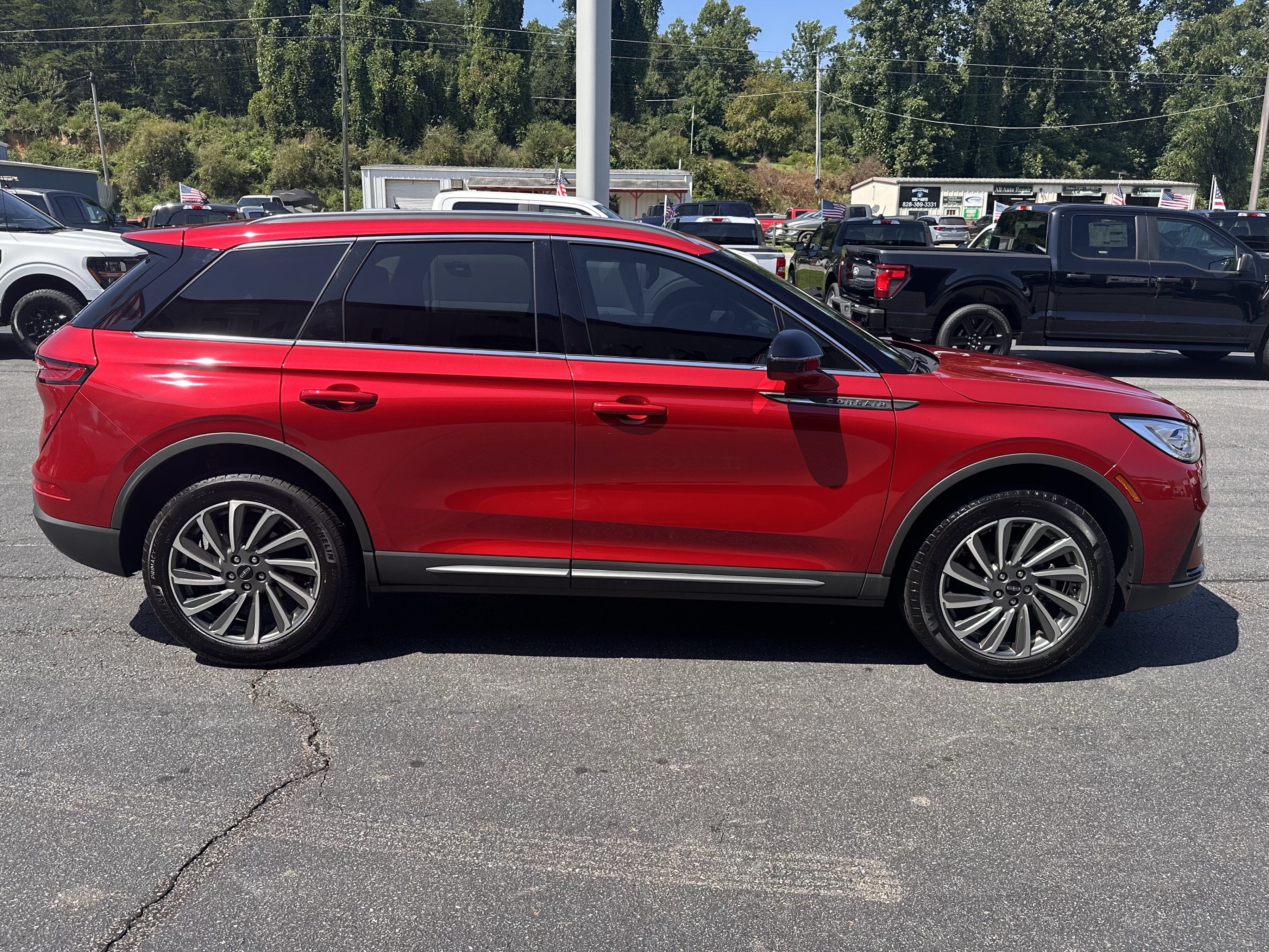 Used 2024 Lincoln Corsair Reserve w/ Equipment Group 201A FWD image 5