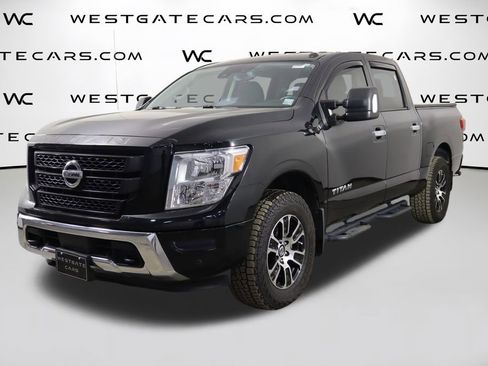 Used 2021 Nissan Titan SV w/ SV Convenience Package image 1