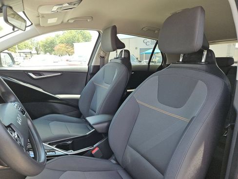 Used 2025 Kia Niro LX FWD image 16