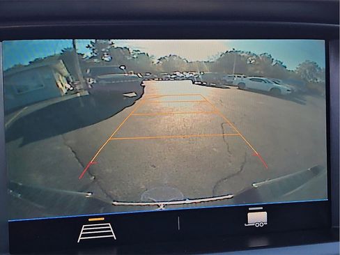 Used 2022 Chevrolet Colorado LT w/ LT Convenience Package image 12