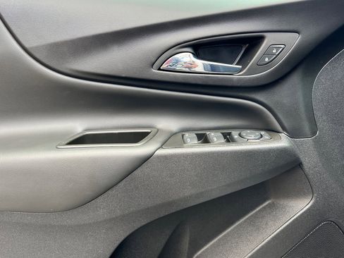 Used 2022 Chevrolet Equinox LT image 11