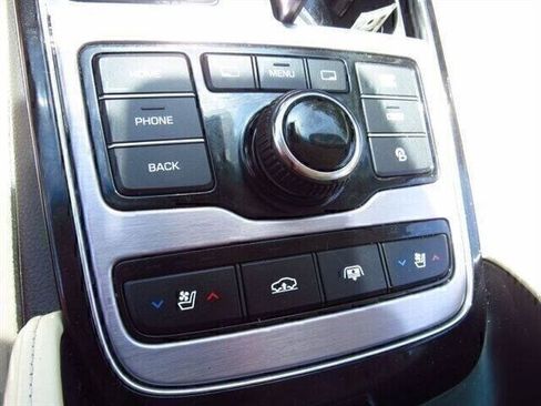 Used 2014 Hyundai Equus Signature RWD image 17