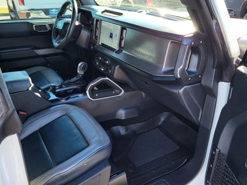 Used 2022 Ford Bronco Outer Banks w/ Sasquatch Package image 9