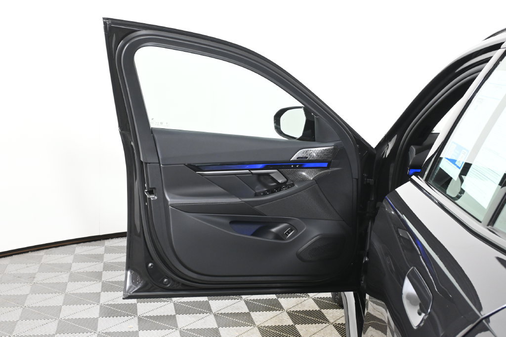 Used 2025 BMW M5 Touring AWD/4WD image 28