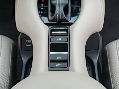 Certified 2026 Honda HR-V LX image 24