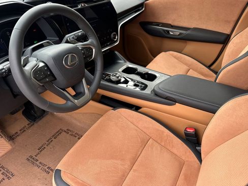 Used 2023 Lexus RZ 450e Premium image 11