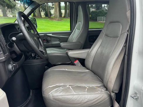Used 2014 Chevrolet Express 2500 LS RWD image 9