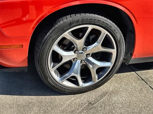 Used 2016 Dodge Challenger SXT Plus image 8