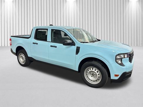 New 2026 Ford Maverick XL w/ Equipment Group 101A AWD/4WD image 2