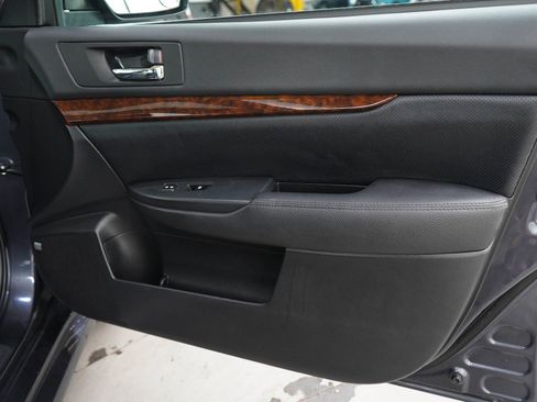 Used 2013 Subaru Legacy 3.6R Limited AWD/4WD image 9