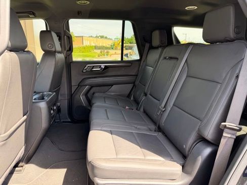 Used 2025 Chevrolet Tahoe Z71 AWD/4WD image 23
