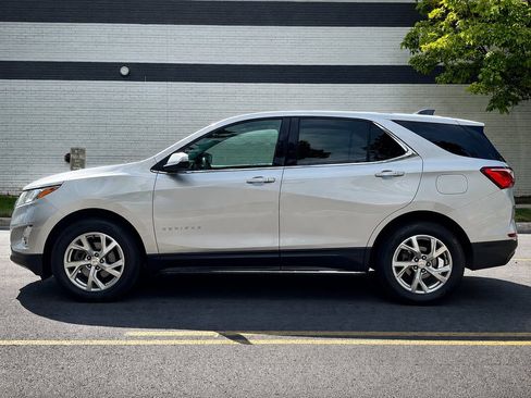 Used 2018 Chevrolet Equinox LT AWD/4WD image 2