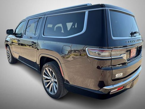 Used 2023 Jeep Grand Wagoneer L Series II AWD/4WD image 4