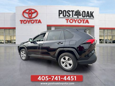 Used 2025 Toyota RAV4 XLE FWD image 4