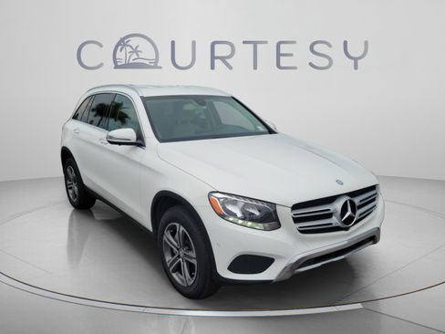 Used 2016 Mercedes-Benz GLC 300 4MATIC image 4