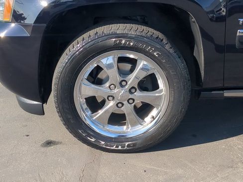 Used 2014 Chevrolet Tahoe LTZ RWD image 25