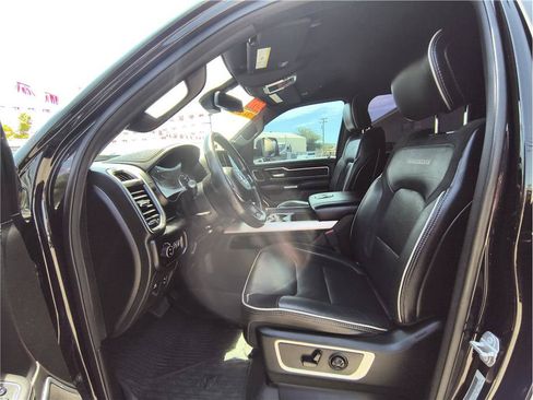 Used 2019 RAM 1500 Laramie AWD/4WD image 9
