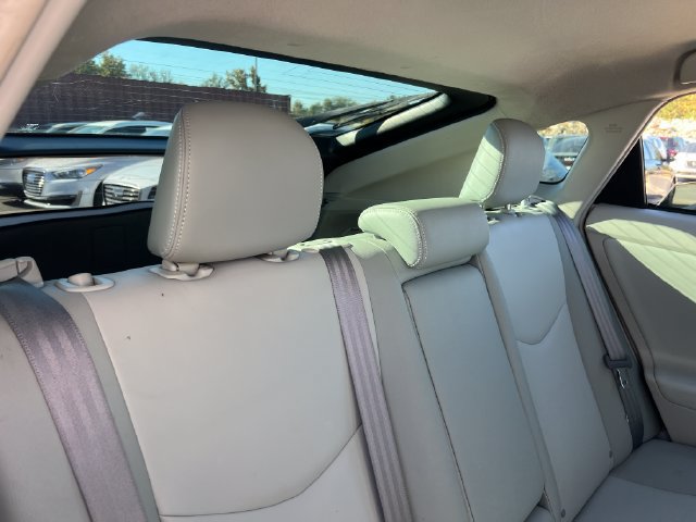 Used 2015 Toyota Prius Four FWD image 29
