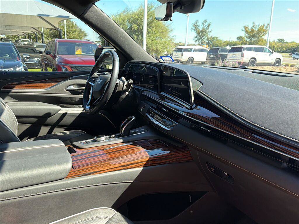 Used 2022 Cadillac Escalade ESV Premium Luxury AWD/4WD image 11