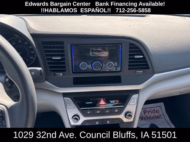 Used 2017 Hyundai Elantra SE FWD image 17