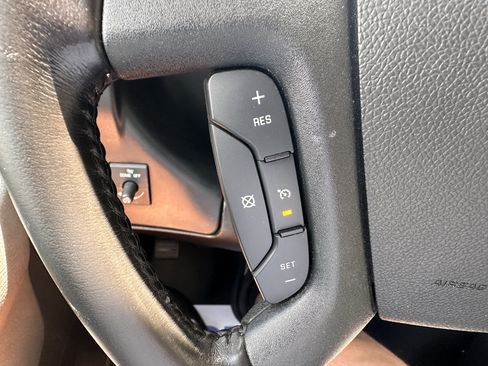 Used 2022 Chevrolet Express 3500 w/ Power Convenience Package RWD image 15