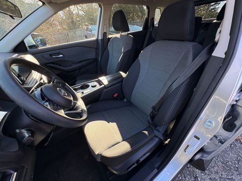 Used 2023 Nissan Rogue SV image 32