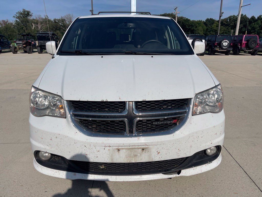 Used 2017 Dodge Grand Caravan SXT FWD image 2