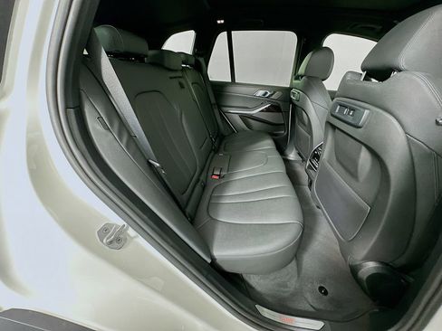 Used 2021 BMW X5 xDrive40i w/ Premium Package image 28